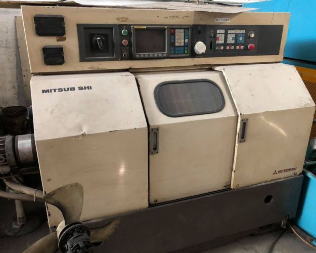 Máy tiện Mitsubishi