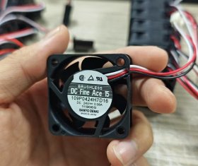 Quạt tản nhiệt 109P0424H7D16
