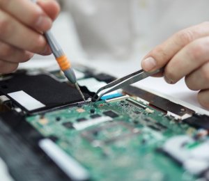 ĐẶC ĐIỂM KỸ THUẬT NỔI BẬT CỦA BOARD FANUC CHO MÁY CNC