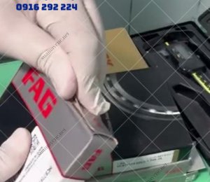 THAY VÒNG BI TRỤC CHÍNH MÁY CNC