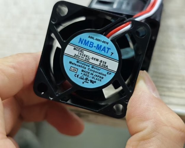 Quạt làm mát 1608KL-05W-B39 NMB 