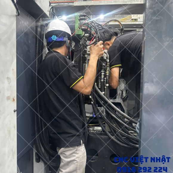 Tháo lắp trục chính máy CNC