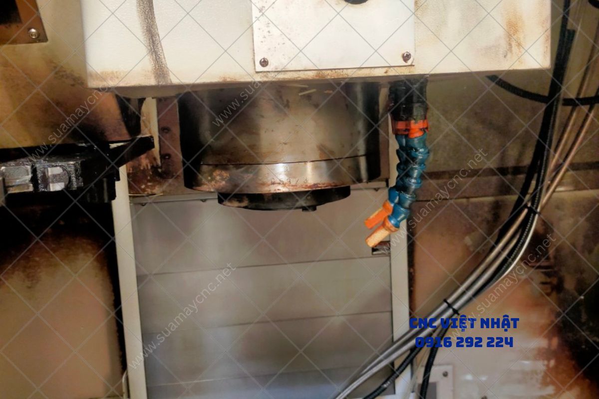 tháo trục chính máy CNC